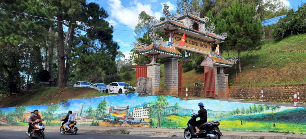 Chùa Linh Sơn Đà Lạt 